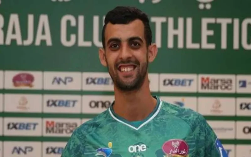 صمت مكسور.. رئيس الرجاء المغربي يحدد مصير بلعمري في الأهلي